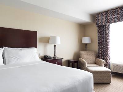 Holiday Inn Express & Suites Lynnwood
