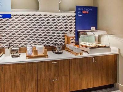 Holiday Inn Express Hotel & Suites Merced