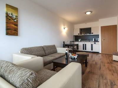 Grand Royale Apartment Complex & Spa