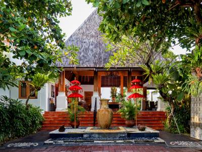 Villa Kayu Raja