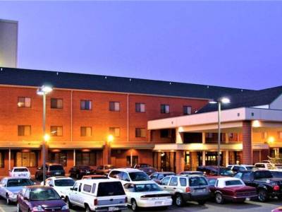 Ramada Topeka Downtown Hotel & Convention Center