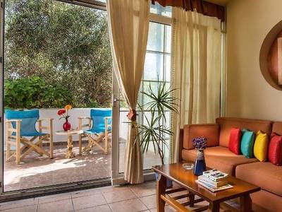 Dionysis Studios Hotel