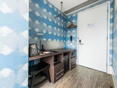 Mojo Nomad Aberdeen Harbour