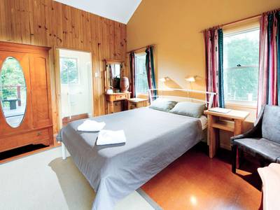 Glasshouse Mountains Ecolodge