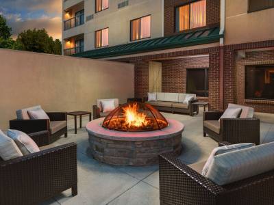 Courtyard Chicago Bloomingdale