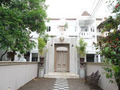 At Niman Conceptual Home