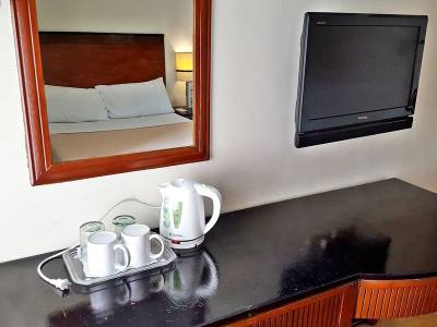 Royale Parc Inn & Suites