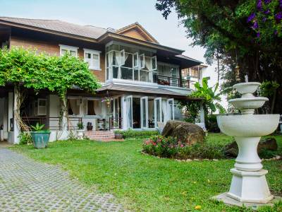 Banyan House Samui Bed & Breakfast