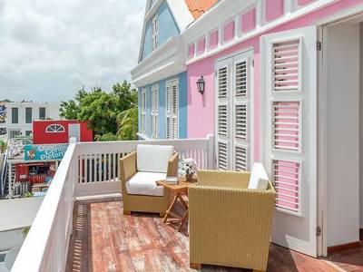 Scuba Lodge Boutique & Ocean Suites Hotel