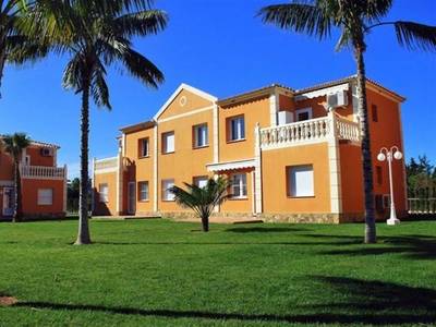 Oliva Nova Villas & Apartamentos
