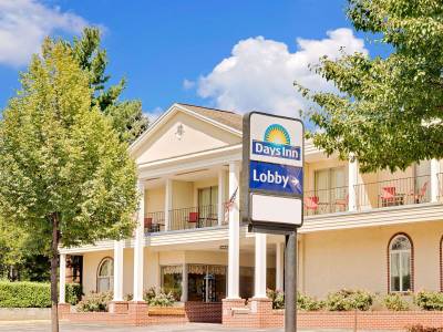 Microtel Inn & Suites by Wyndham Manila/At Mall of Asia