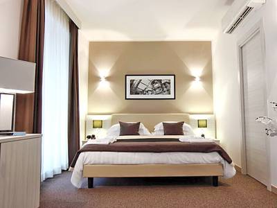 Stelle Hotel the Businest