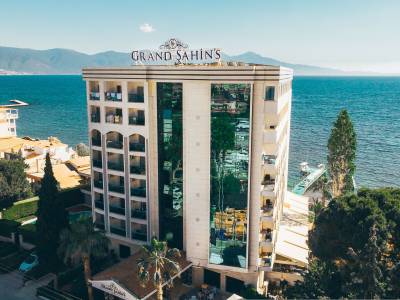 Hotel Grand Sahins