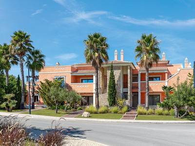 Cascade Apartments & Villas