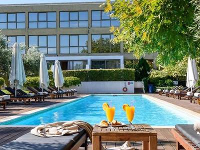 Alexander Beach Hotel & Convention Centre