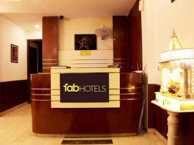 First Star HUDA Metro by FabHotel