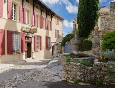 Hotel The Originals Hostellerie Le Beffroi