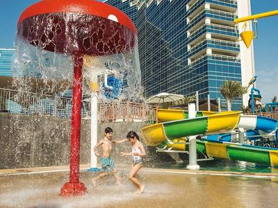 Art Rotana - Amwaj Island