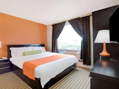 Howard Johnson by Wyndham Long Island City