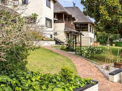Winelands Villa Guesthouse & Cottages
