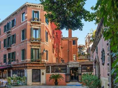 La Fenice et Des Artistes