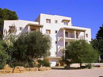 Benet Los Pinares Apartments