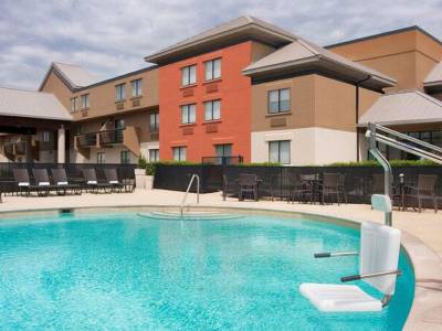 Holiday Inn Express Nashville Airport