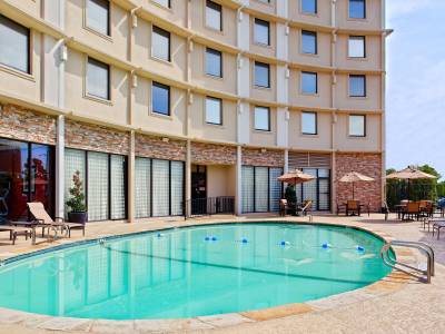 Holiday Inn Dallas Market Center