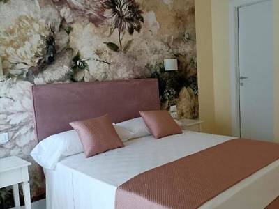 Guest House Train Station