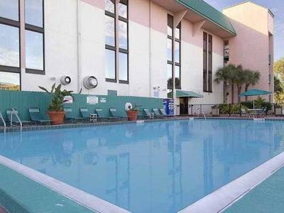 Magnuson Grand Hotel Maingate West