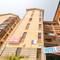 UpperHill Blueberry Hotel