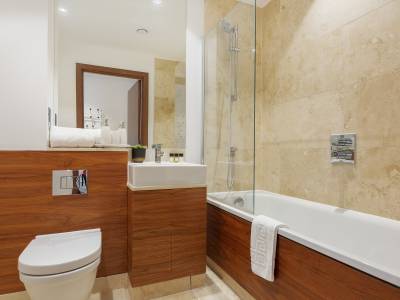 Shoreditch Square - House of Moli