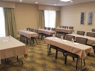 Holiday Inn Express Philadelphia NE - Bensalem