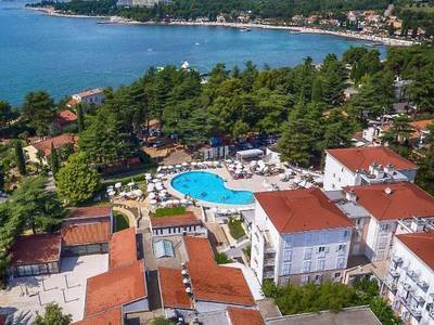 COOEE Pinia Hotel by Valamar & Marea Suites