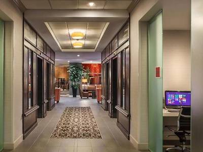 Crowne Plaza Phoenix Airport