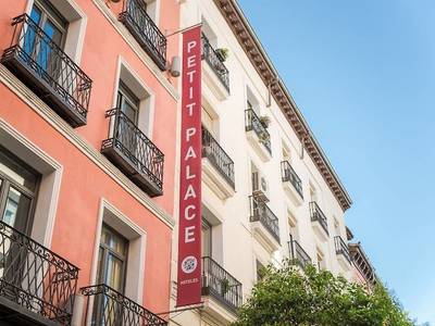 Petit Palace Tres Cruces