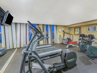 Wyndham Garden Newark Airport