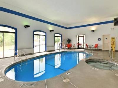 Comfort Suites Buffalo Airport