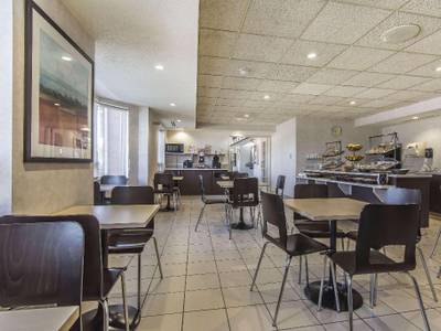 Quality Suites Laval