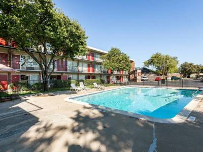 Econo Lodge Airport I-35 North