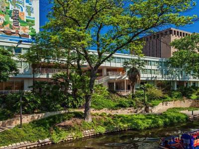 El Tropicano Riverwalk