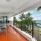 Roydon Beachfront Holiday Apartments