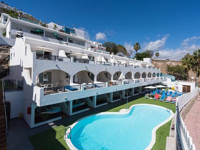 Corona Cedral Apartments