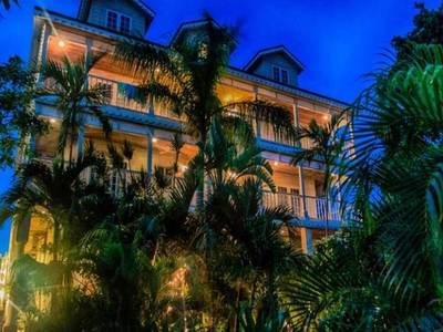 A Stone´s Throw Away