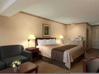 Travelodge by Wyndham Ottawa West