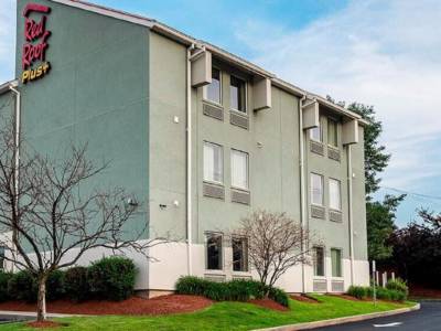 Red Roof Plus Boston Logan (Foto)