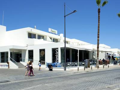 Melpo Antia Luxury Apartments & Suites